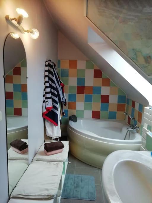 Maison Familiale Sur La Cote D'Emeraude Lancieux Exteriér fotografie